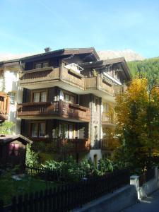 Hotel-Appartement La Perle Zermatt Bagian luar foto